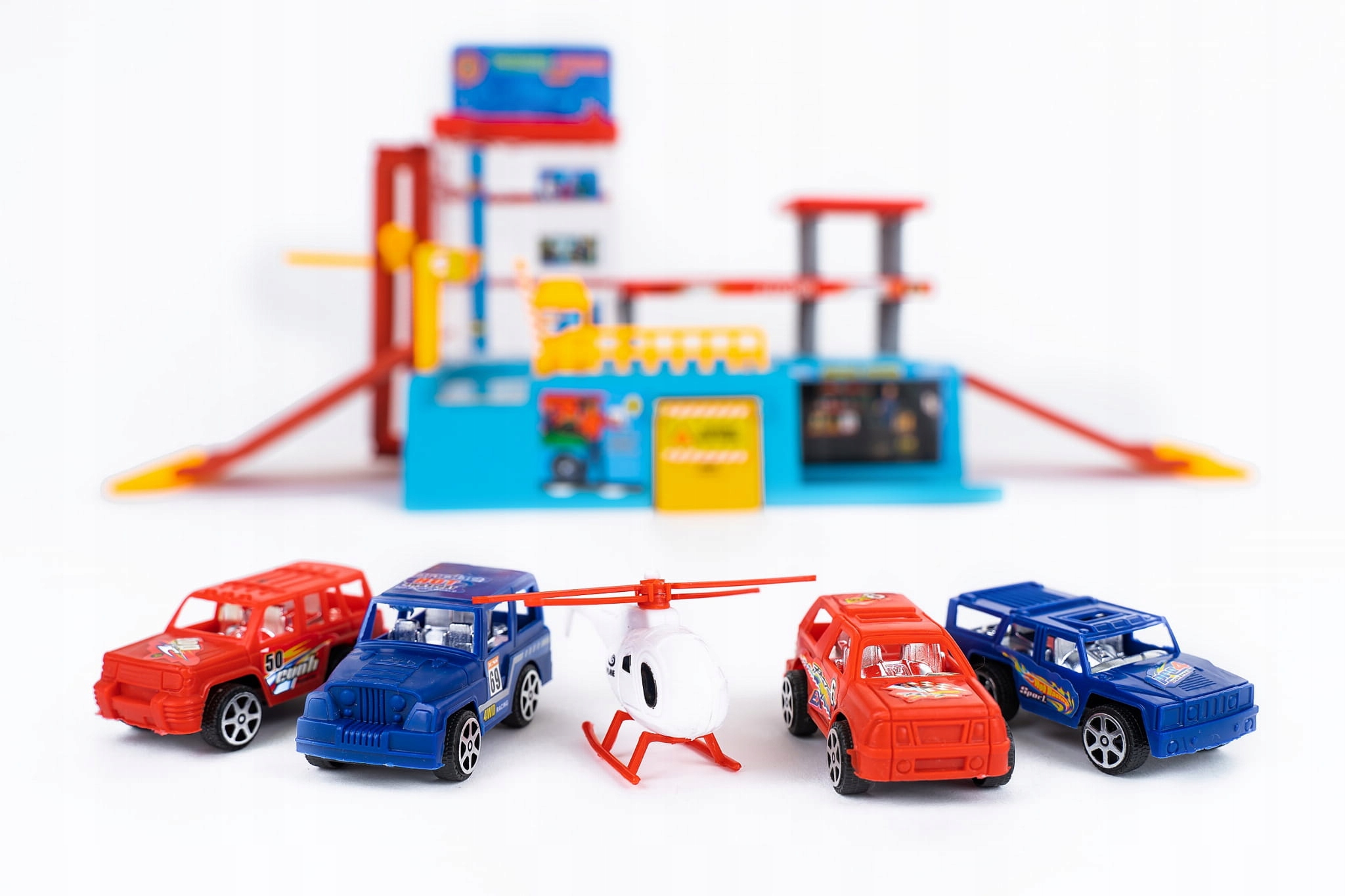 PARKING PIĘTROWY 4 AUTA HELIKOPTER LĄDOWISKO KANAŁ