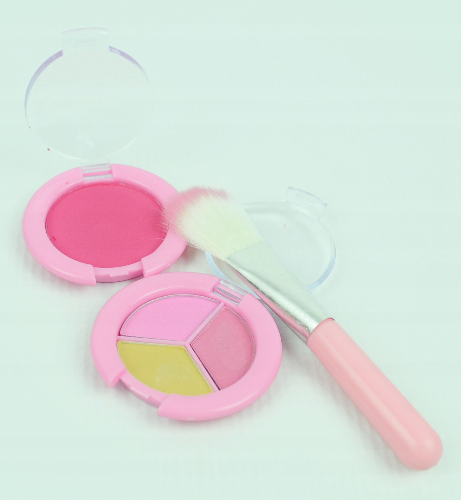 KUFEREK Z KOSMETYKAMI ZESTAW DO MAKIJAŻU OCZU UST POLICZKÓW PAZNOKCI WŁOSÓW