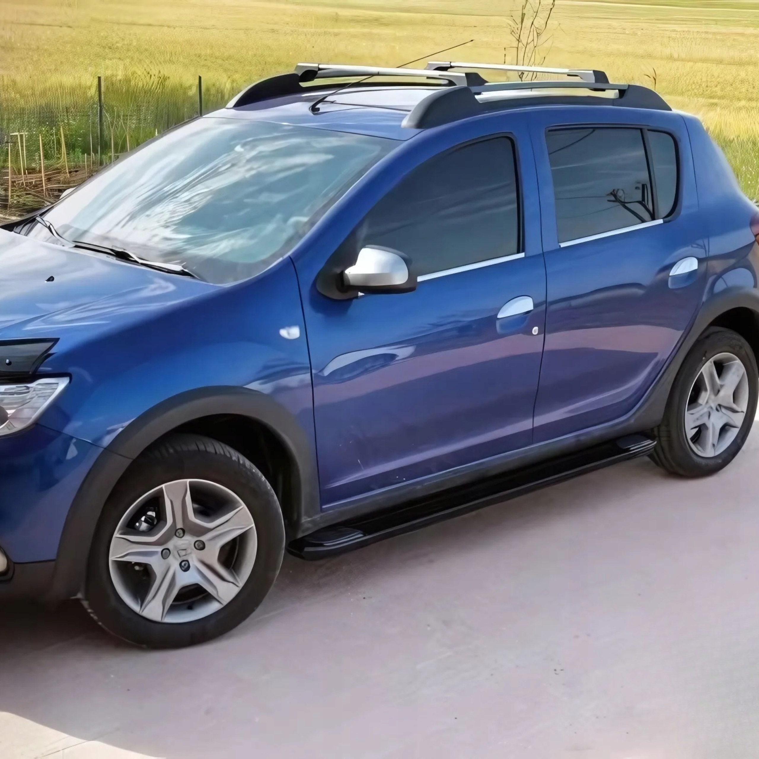 Zamontowane progi GKM Audi Q3 widok z tyłu