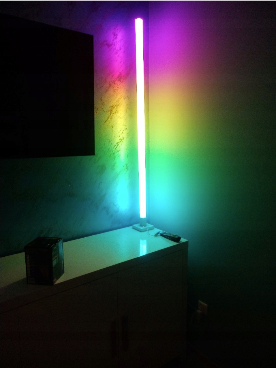 LAMPA PODŁOGOWA RGB KOLOROWA STOJACA BIAŁA PILOT LAMPA MUZYCZNA 5W 8 10b5f0bbc40dd6c955aa14f6f8e7b5aa