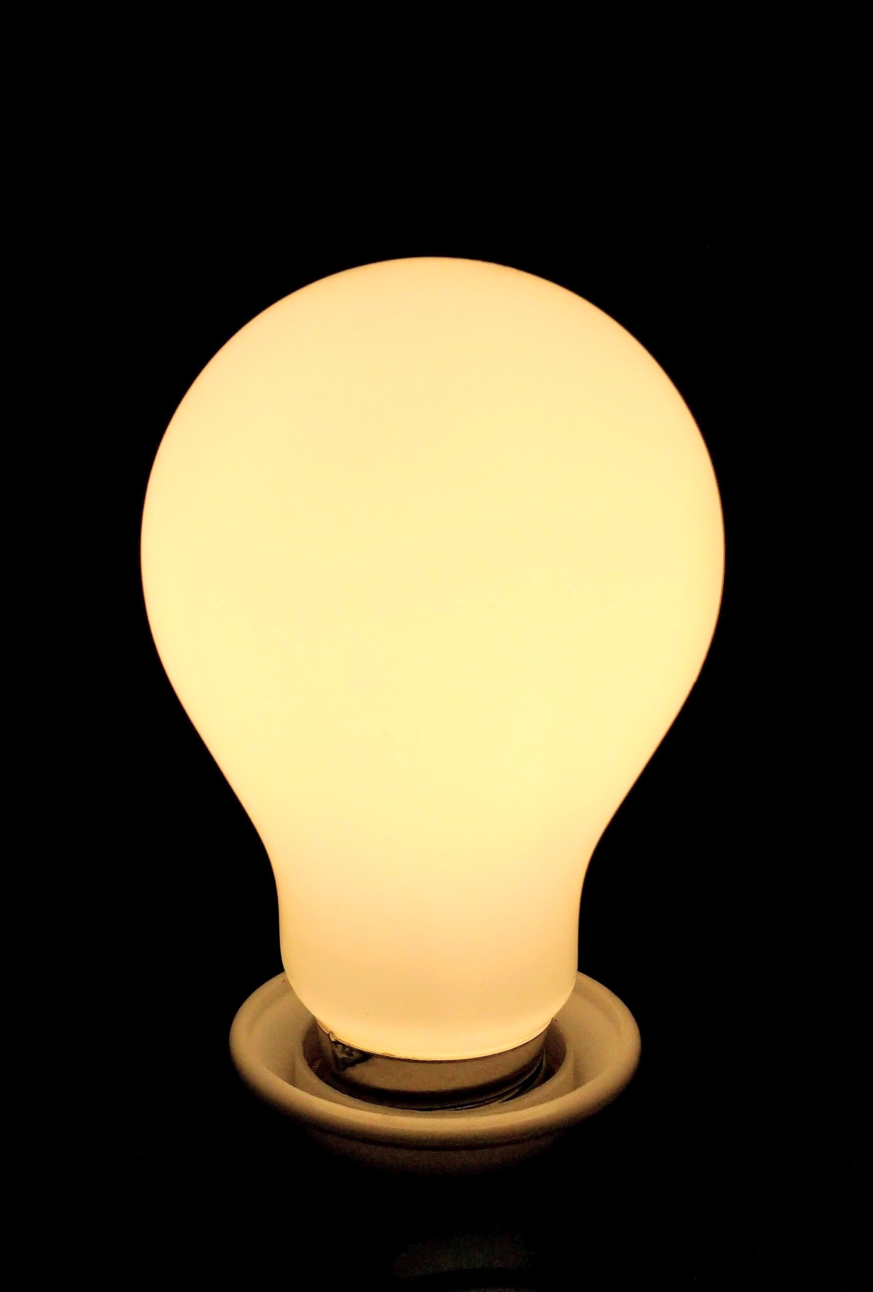 ŻARÓWKA LED 10W E27 FILAMENT MLECZNA BARWA NEUTRALNA 8 e7a9253a833419b749e2617399398567