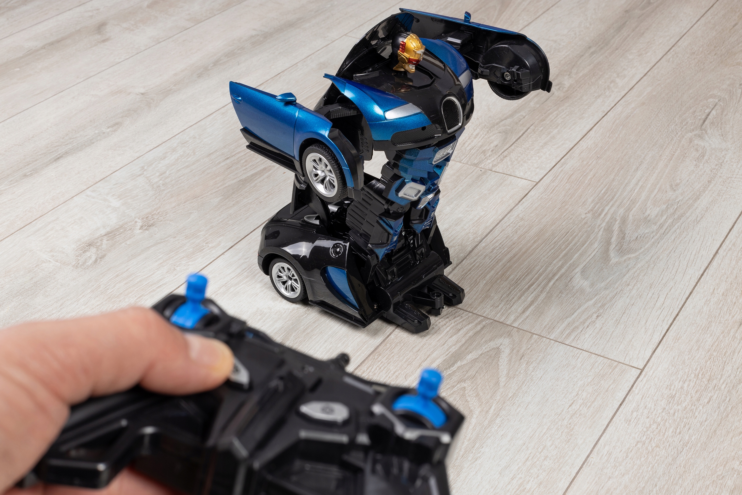 ZABAWKA 2W1 ROBOT + AUTO ”BORDO”