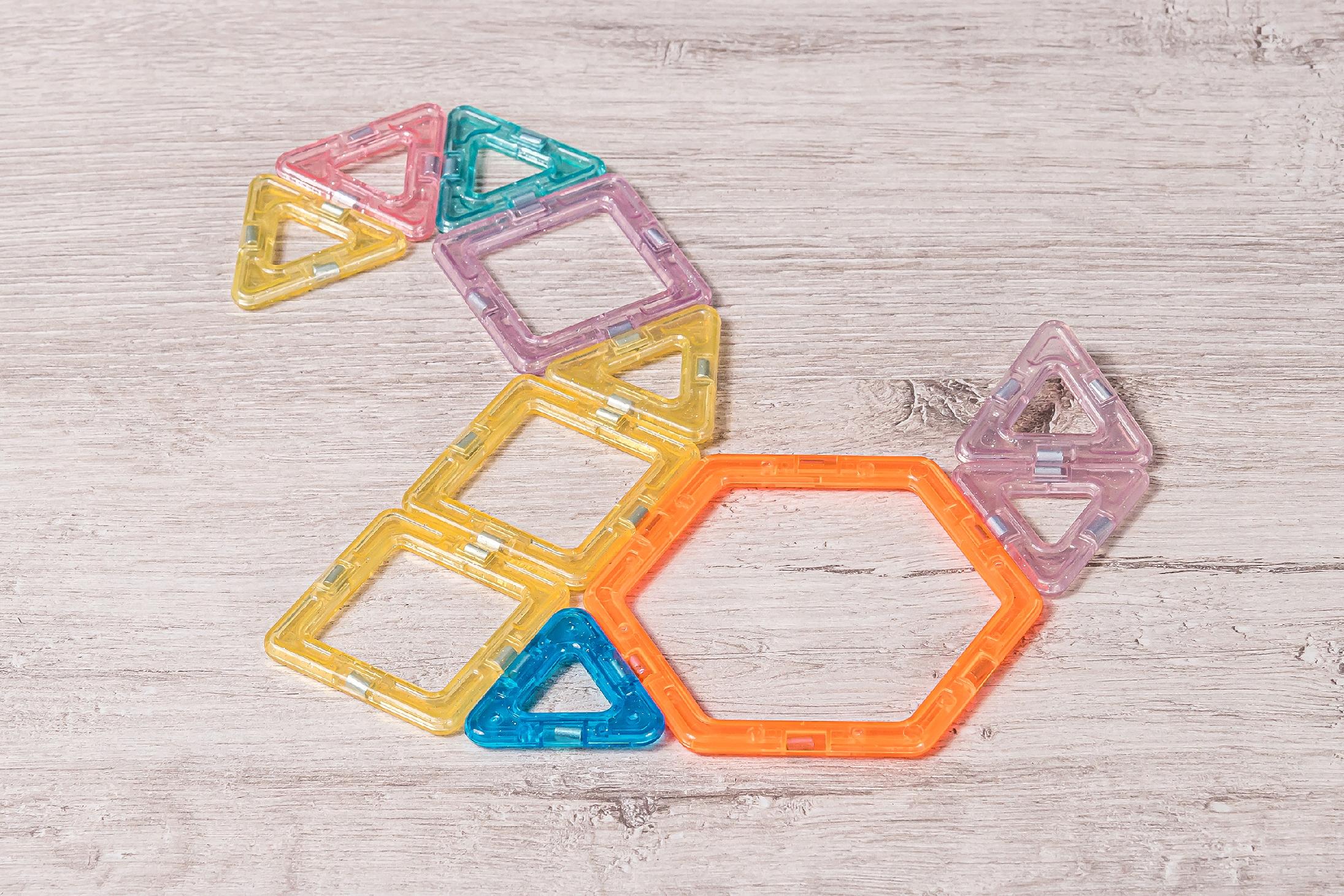 KLOCKI MAGNETYCZNE KUFEREK 112 EL. NR:6522