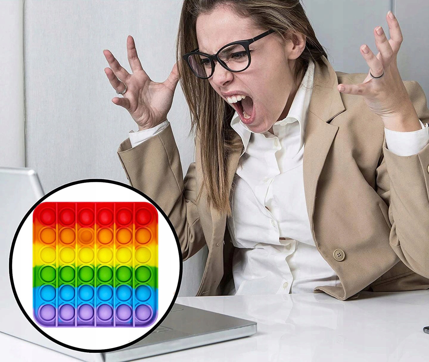 ZABAWKA SENSORYCZNA KWADRAT RAINBOW