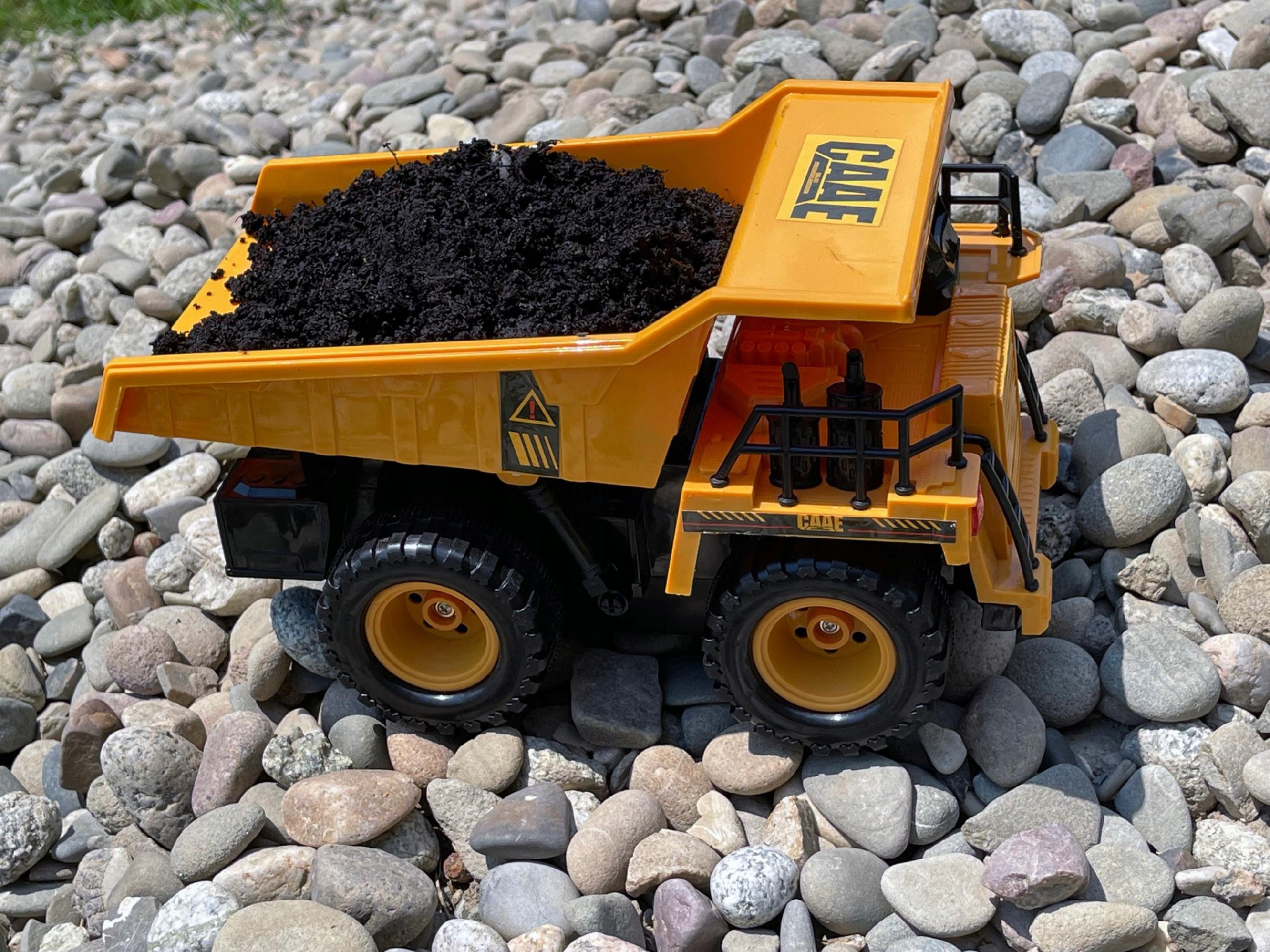 SAMOCHÓD CIĘŻAROWY WYWROTKA + PILOT