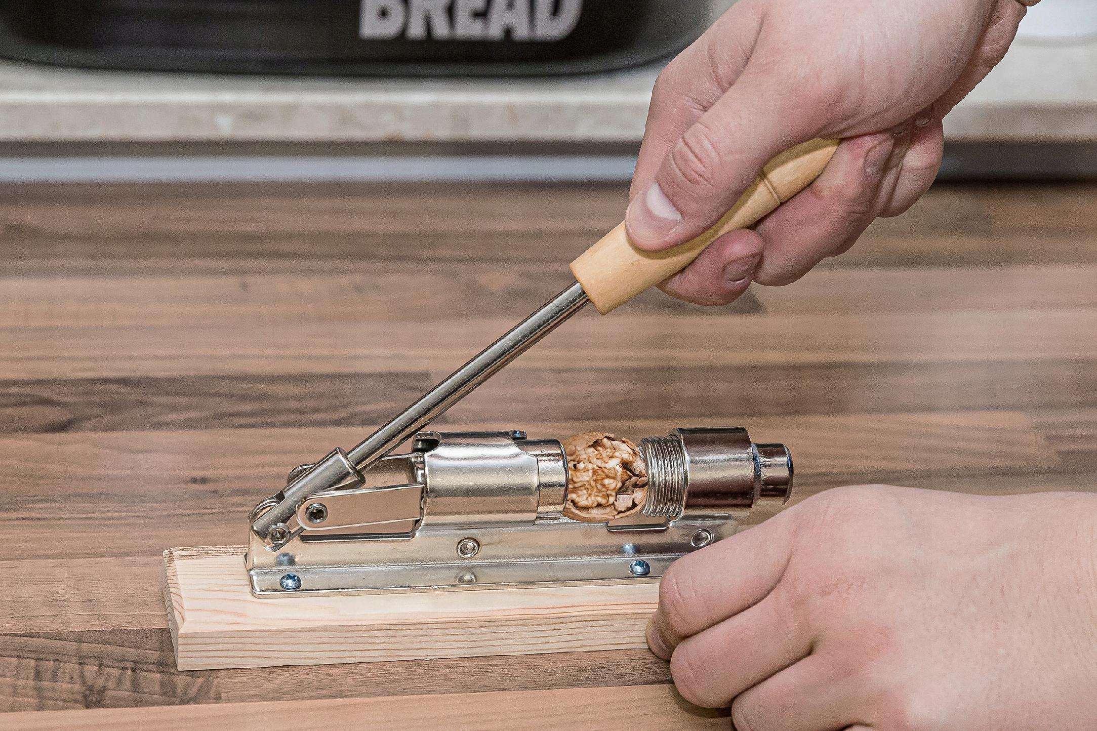 DREWNIANY DZIADEK DO ORZECHOW NR:7079