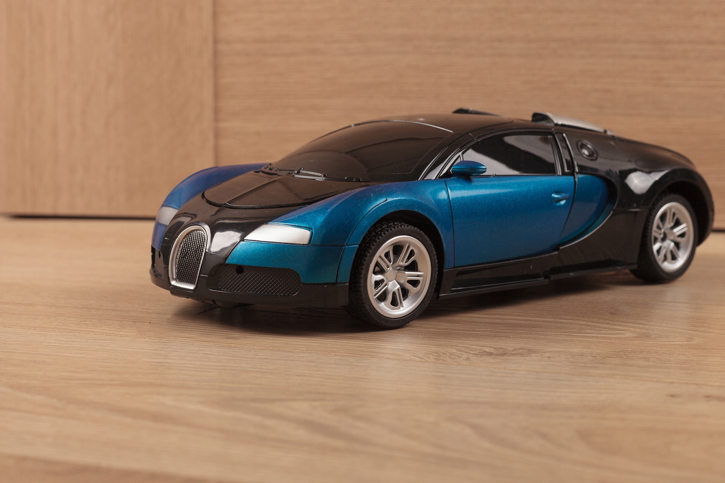 ZABAWKA 2W1 ROBOT + AUTO ”BORDO”