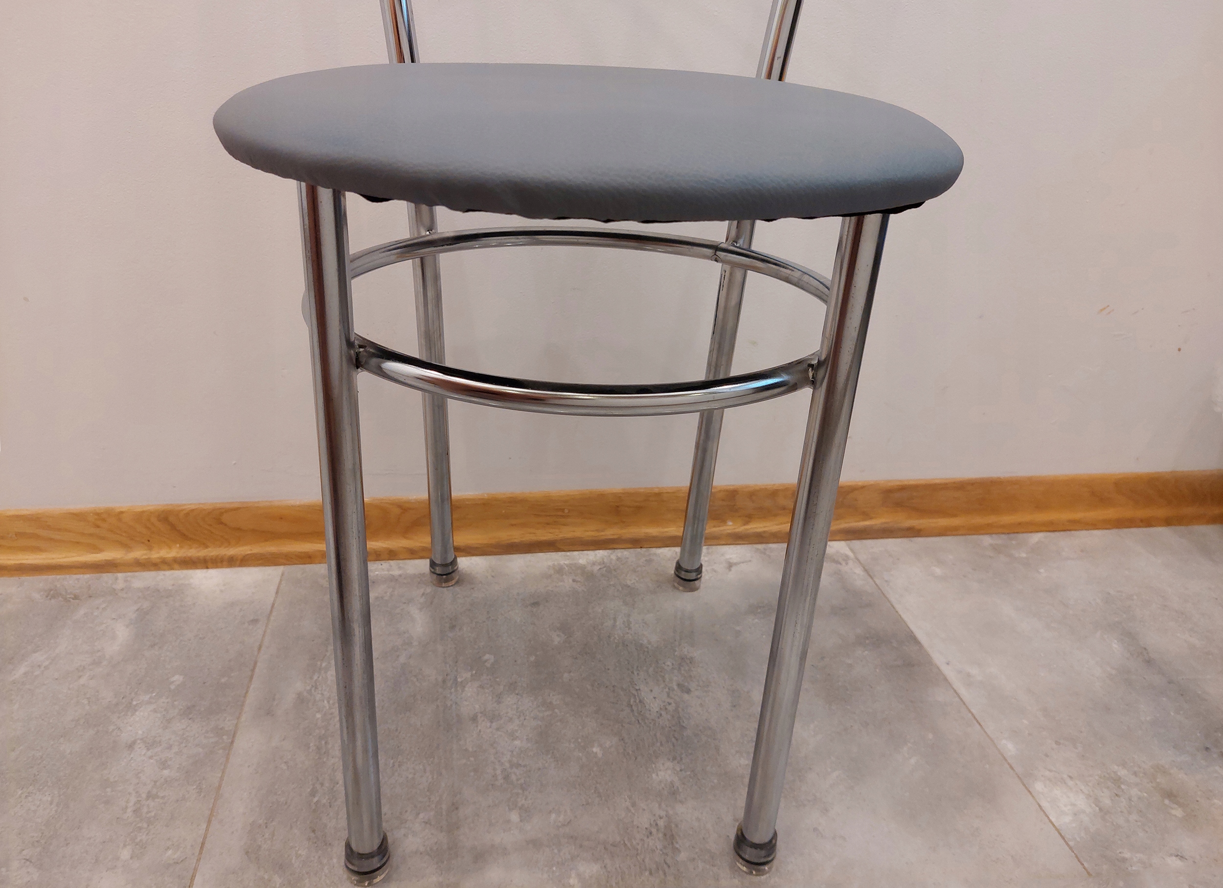 OCHRANIACZE DO NÓG KRZESEŁ