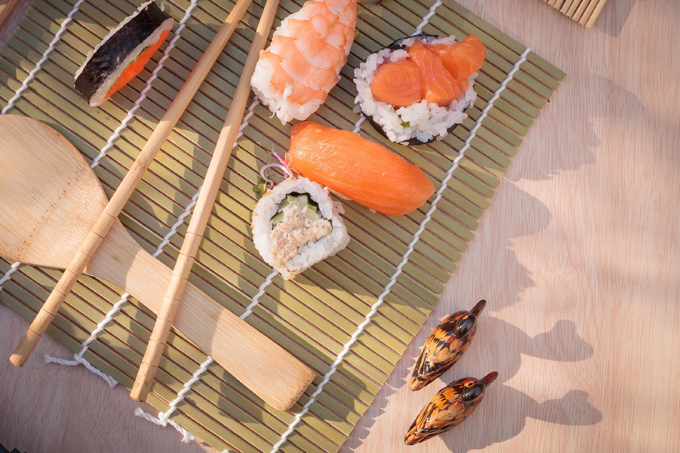 MATA DO SUSHI + AKCESORIA DREWNIANE