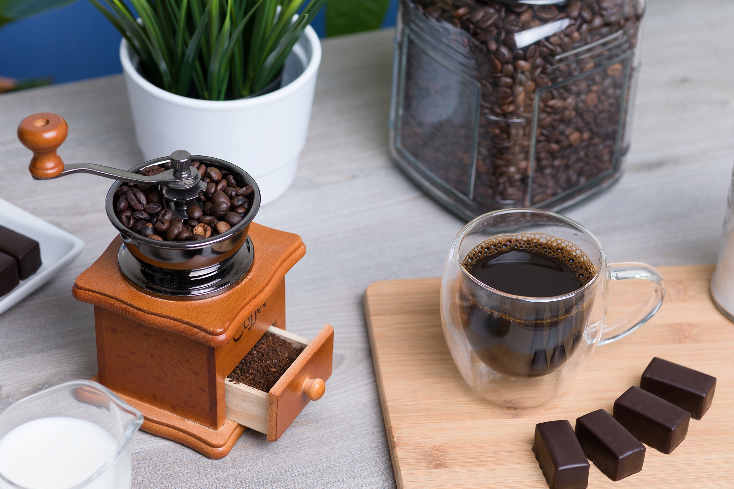 MLYNEK DO KAWY NR:3422