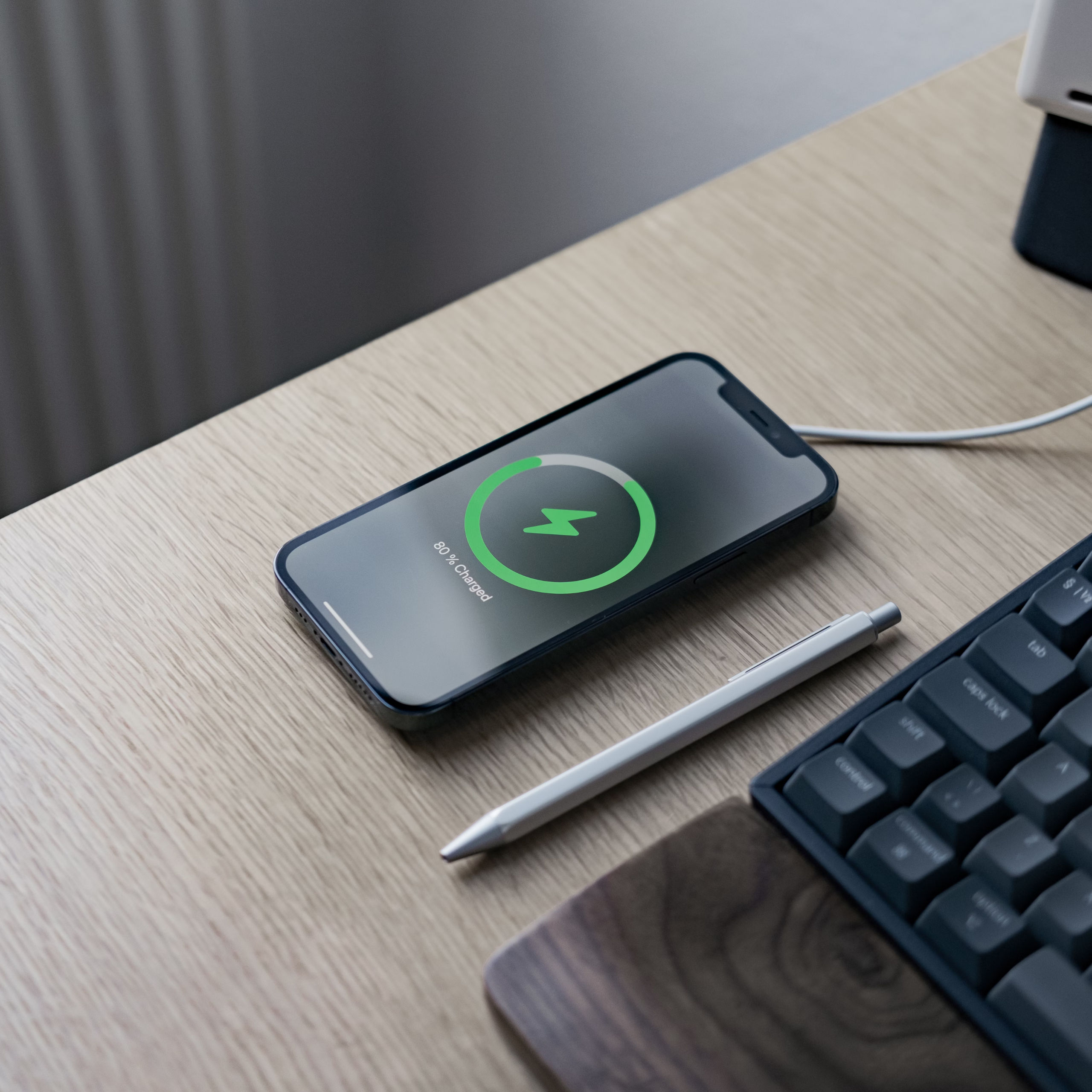 REAGLE ŁADOWARKA INDUKCYJNA DO IPHONE QI 15W MAGSAFE_1