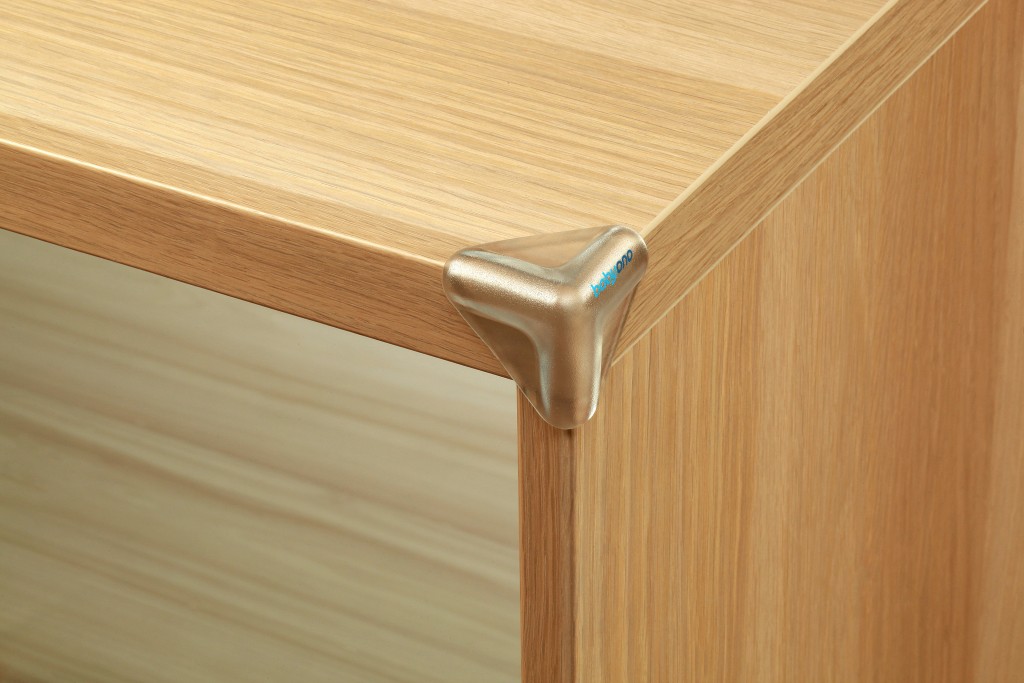 Zabezpieczenia na narożniki do mebli