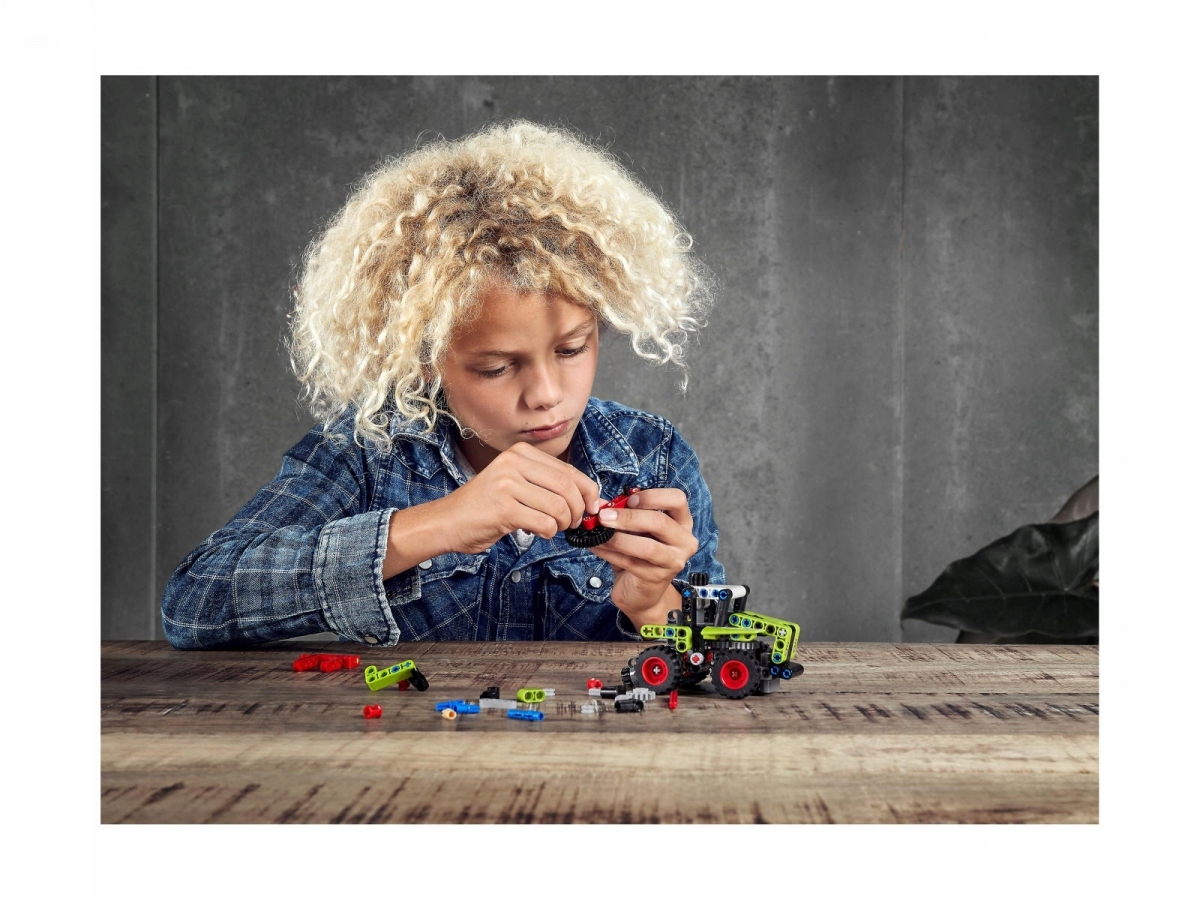 LEGO 42102 Technic Mini CLAAS XERION
