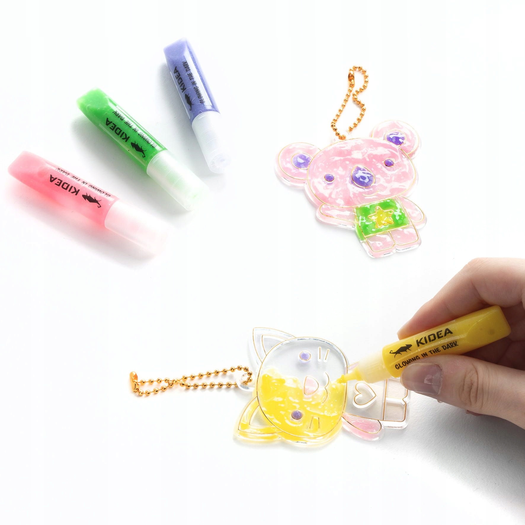 ZESTAW ZAWIESZEK MISIE ŚWIECĄCYCH W CIEMNOŚCI 0378