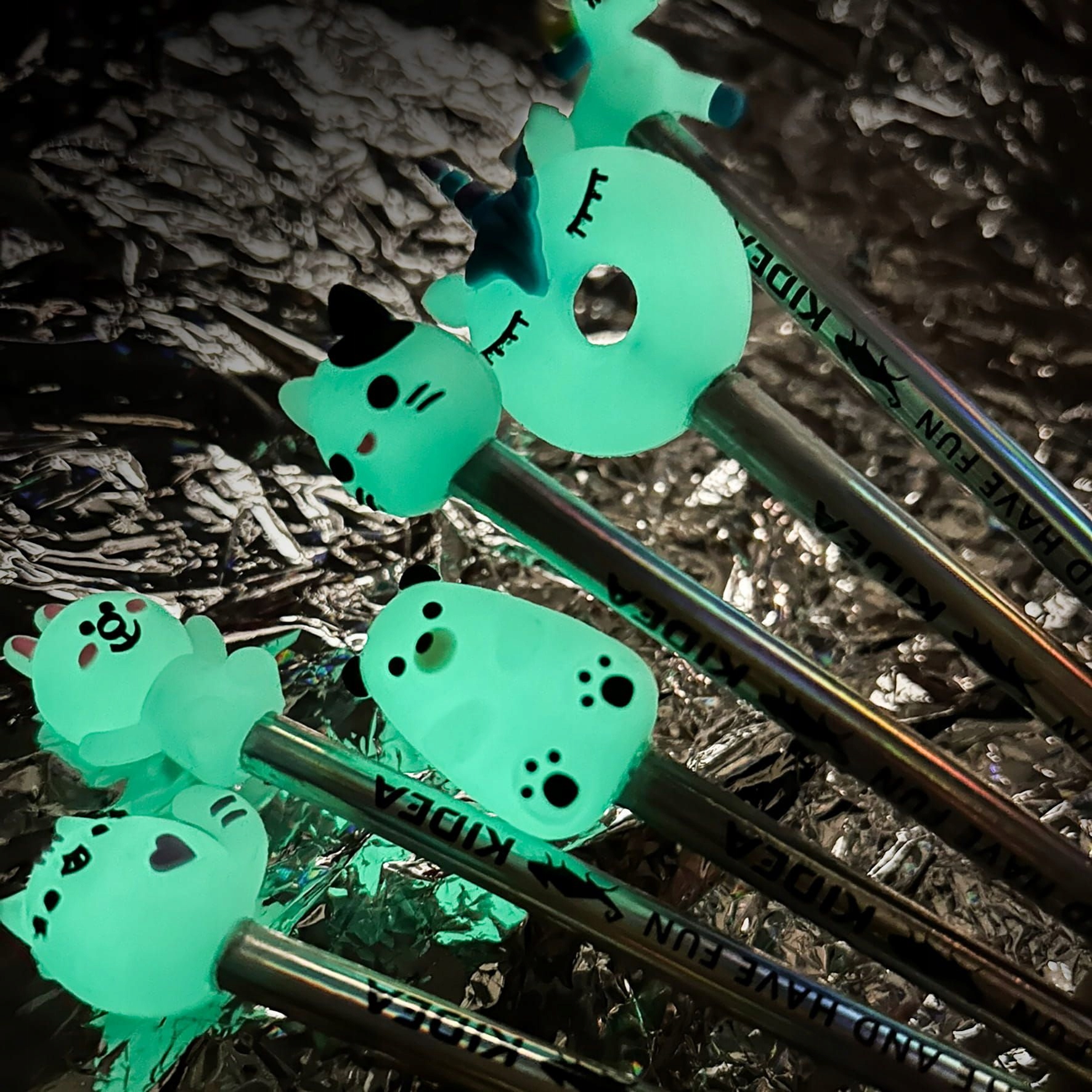 Ołówek Z Figurką Świecącą W Ciemn. Kidea A"24 4222