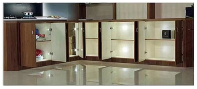 LAMPKA DO SZAFKI LAMPKI NA ZAWIAS DRZWICZKI UNWERSALNE ZESTAW 6x + BATERIE