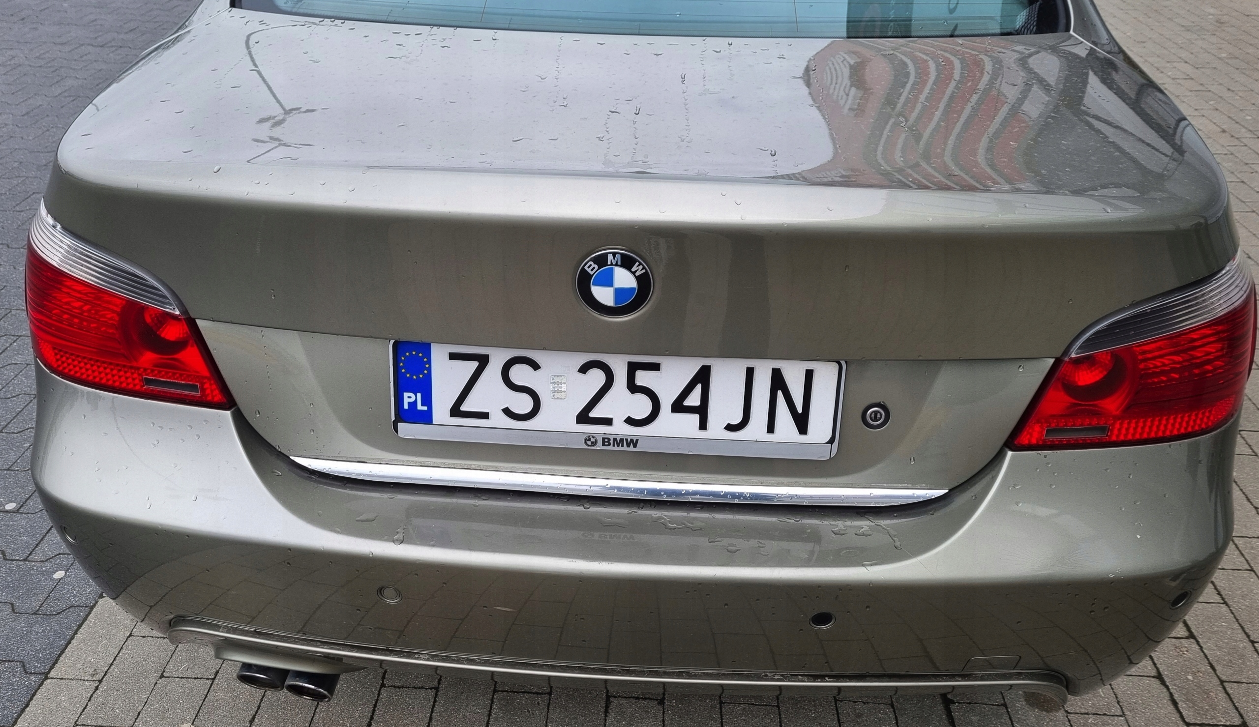 Ugradnja kromirane letvice BMW 5 E60