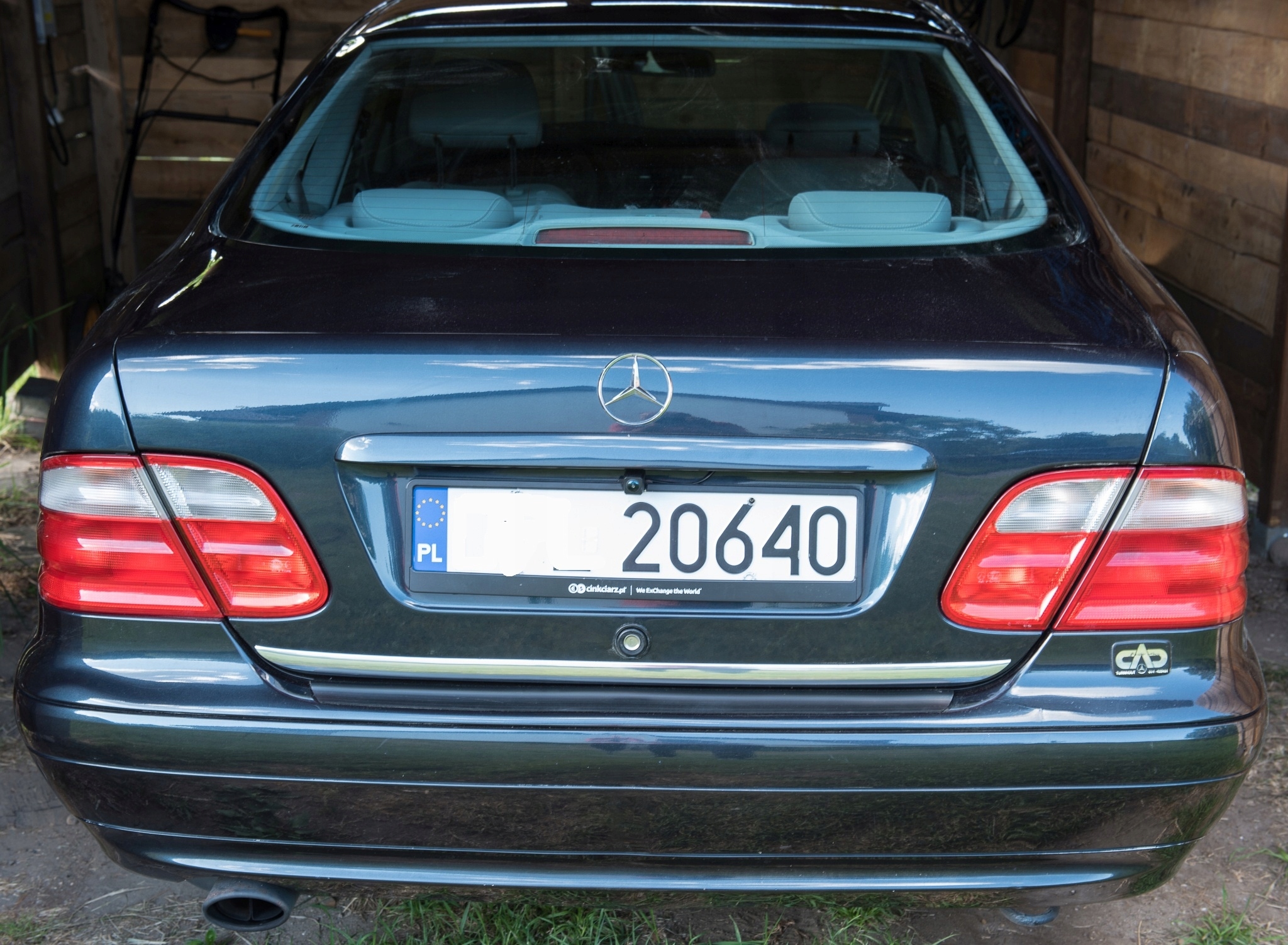 Detalj Mercedesa CLK ukrasna letvica prtljažnika
