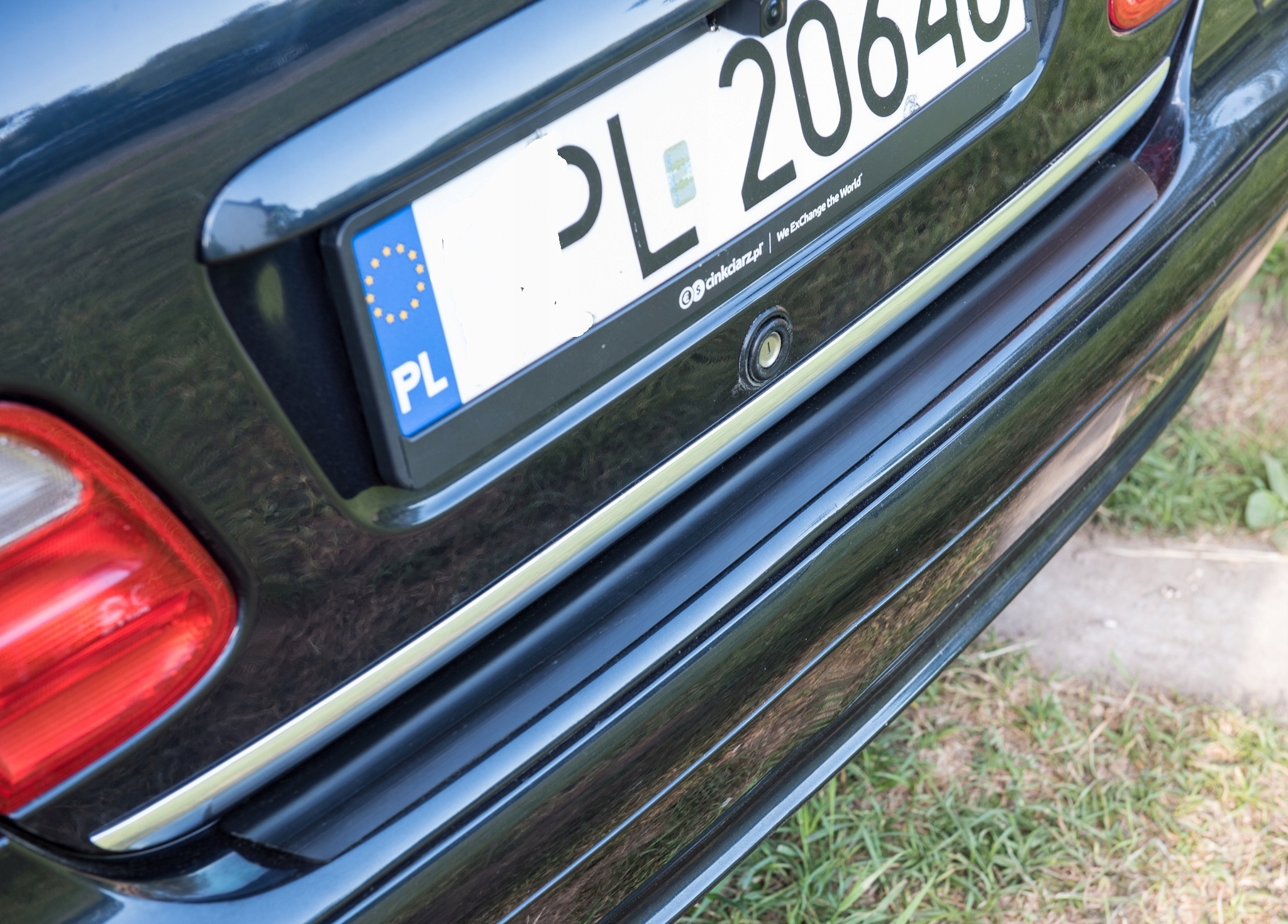 Ugradnja ukrasne letvice prtljažnika za Mercedes CLK