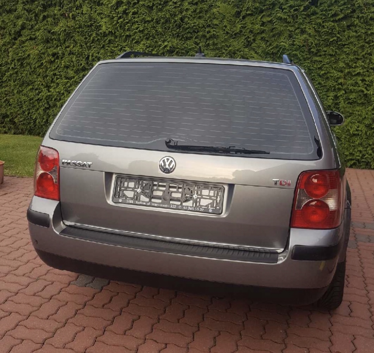 Kromirana obloga pokrova prtljažnika – eleganca in varnost