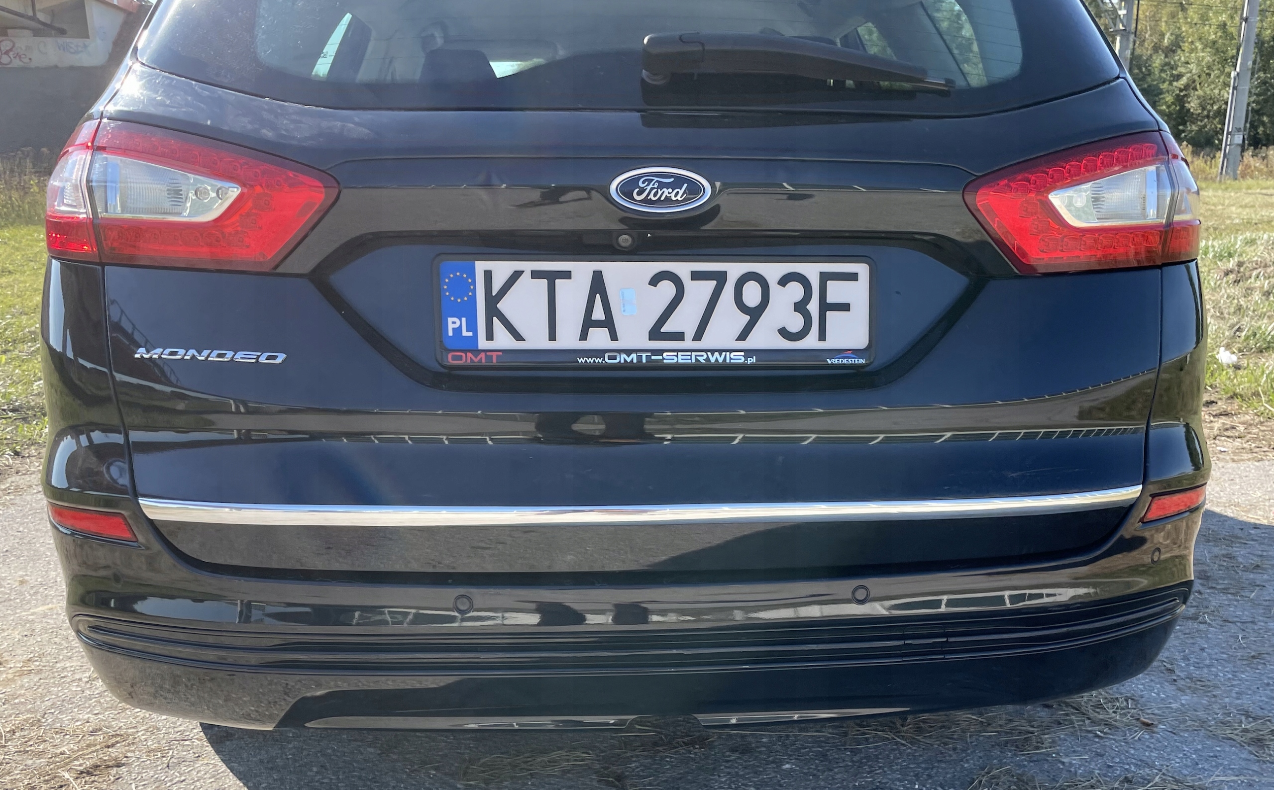 Detalj kromirane obloge Ford Mondeo