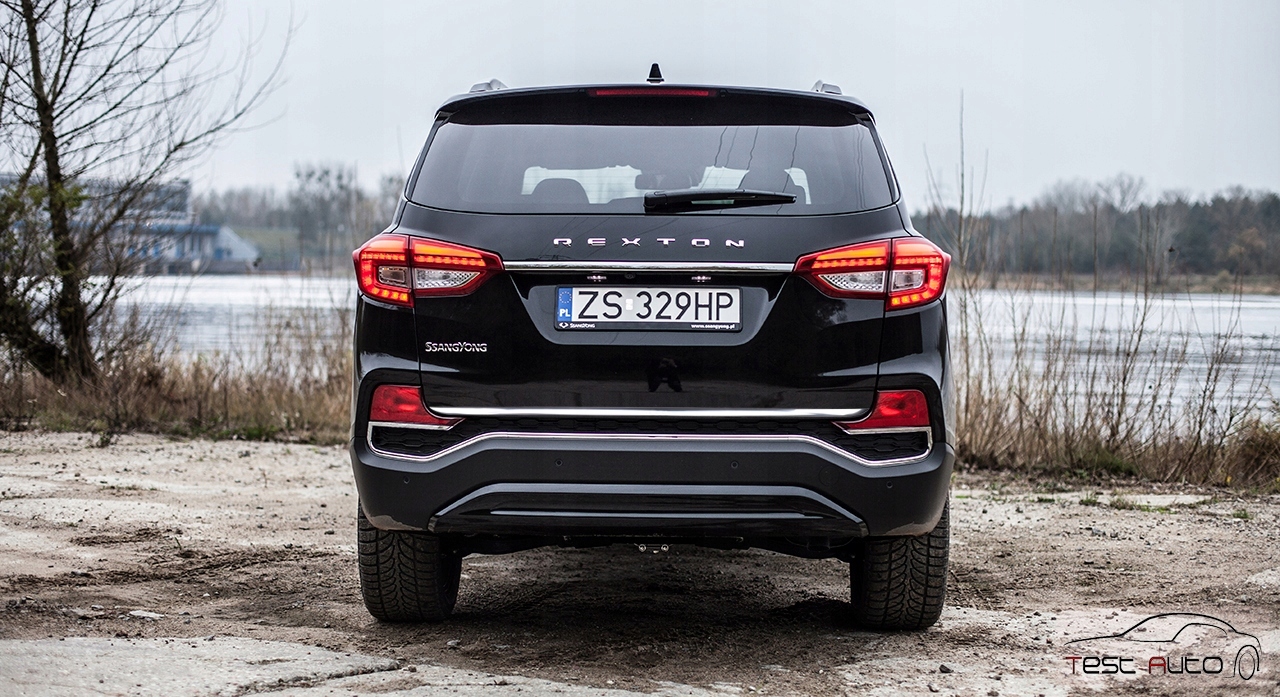 Kromirana obloga prtljažnika Ssangyong Rexton 2017+