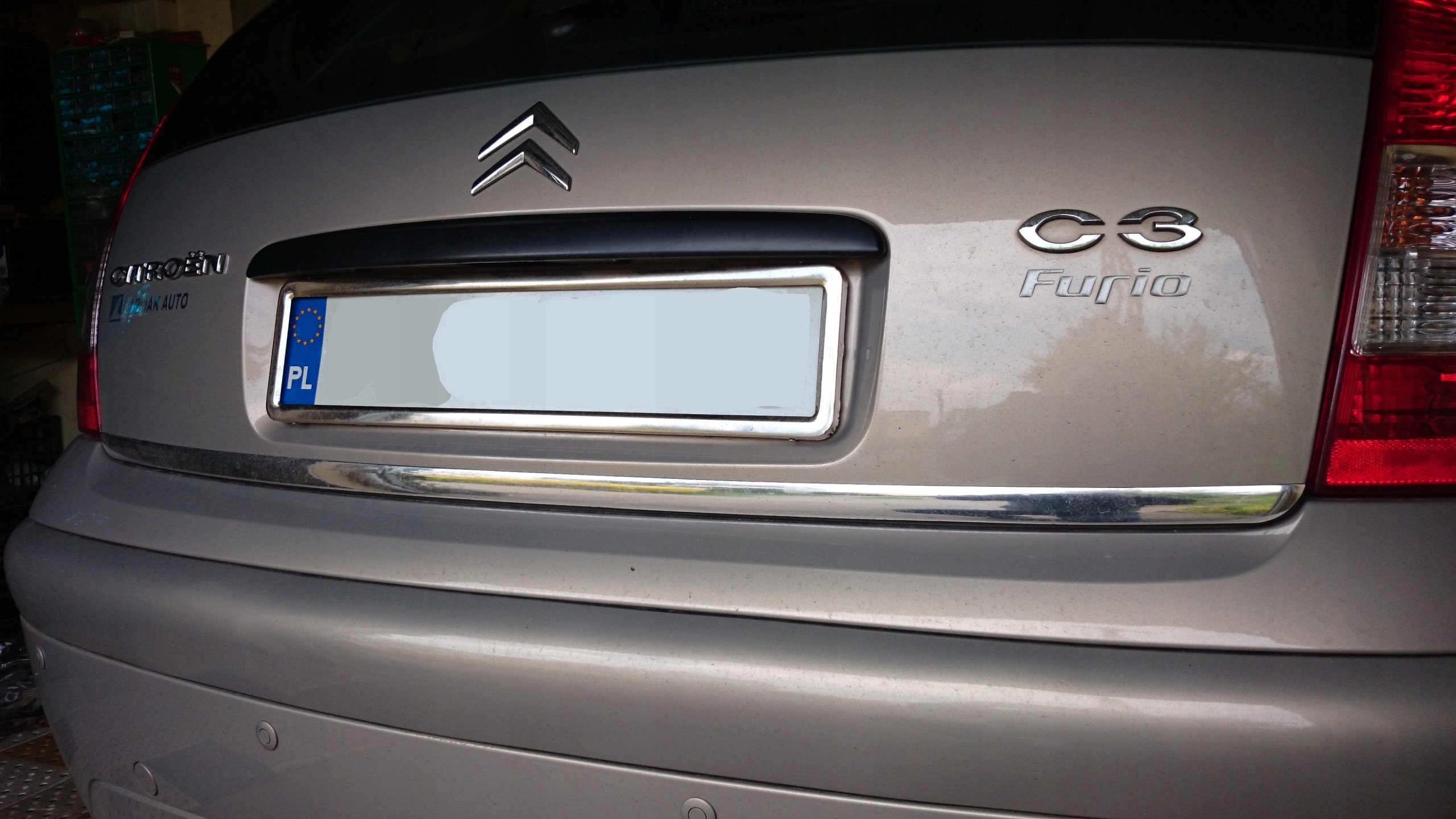 Profesionalna kromirana obroba za pokrov prtljažnika