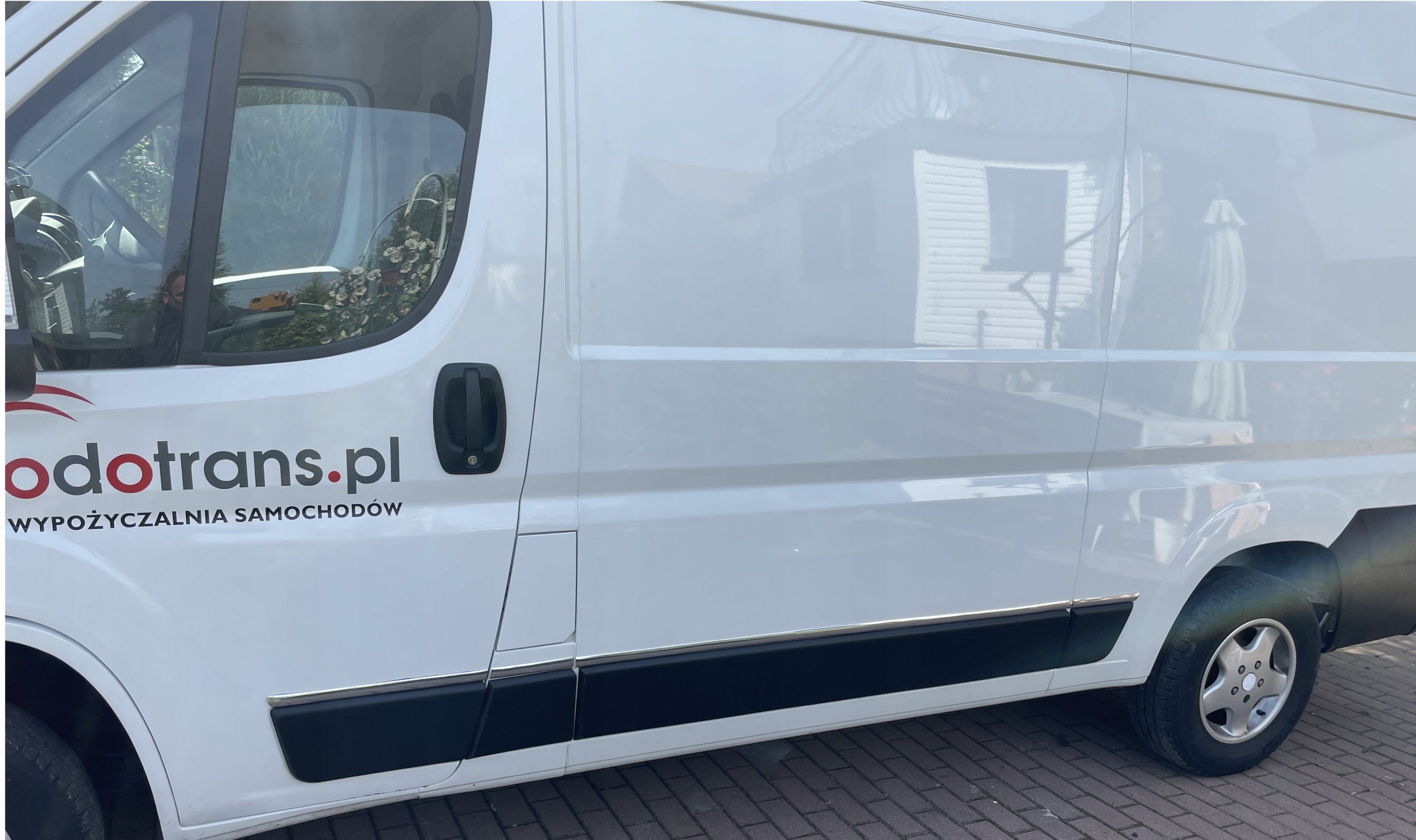 Ugradnja kromiranih ukrasnih letvica za Peugeot boxer