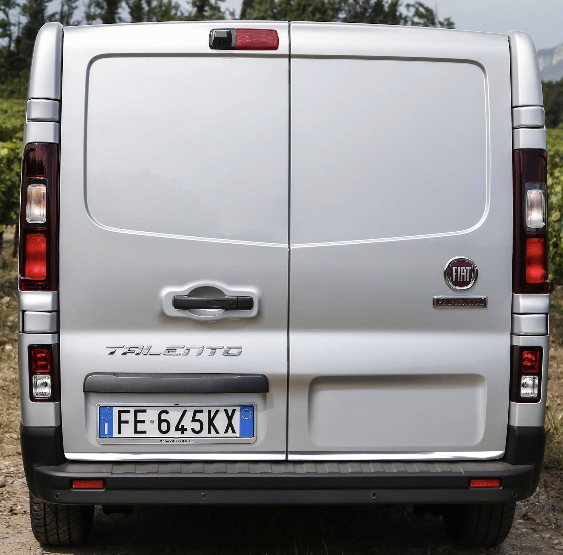Kromirane letvice za vrata prtljažnika Fiat Talento