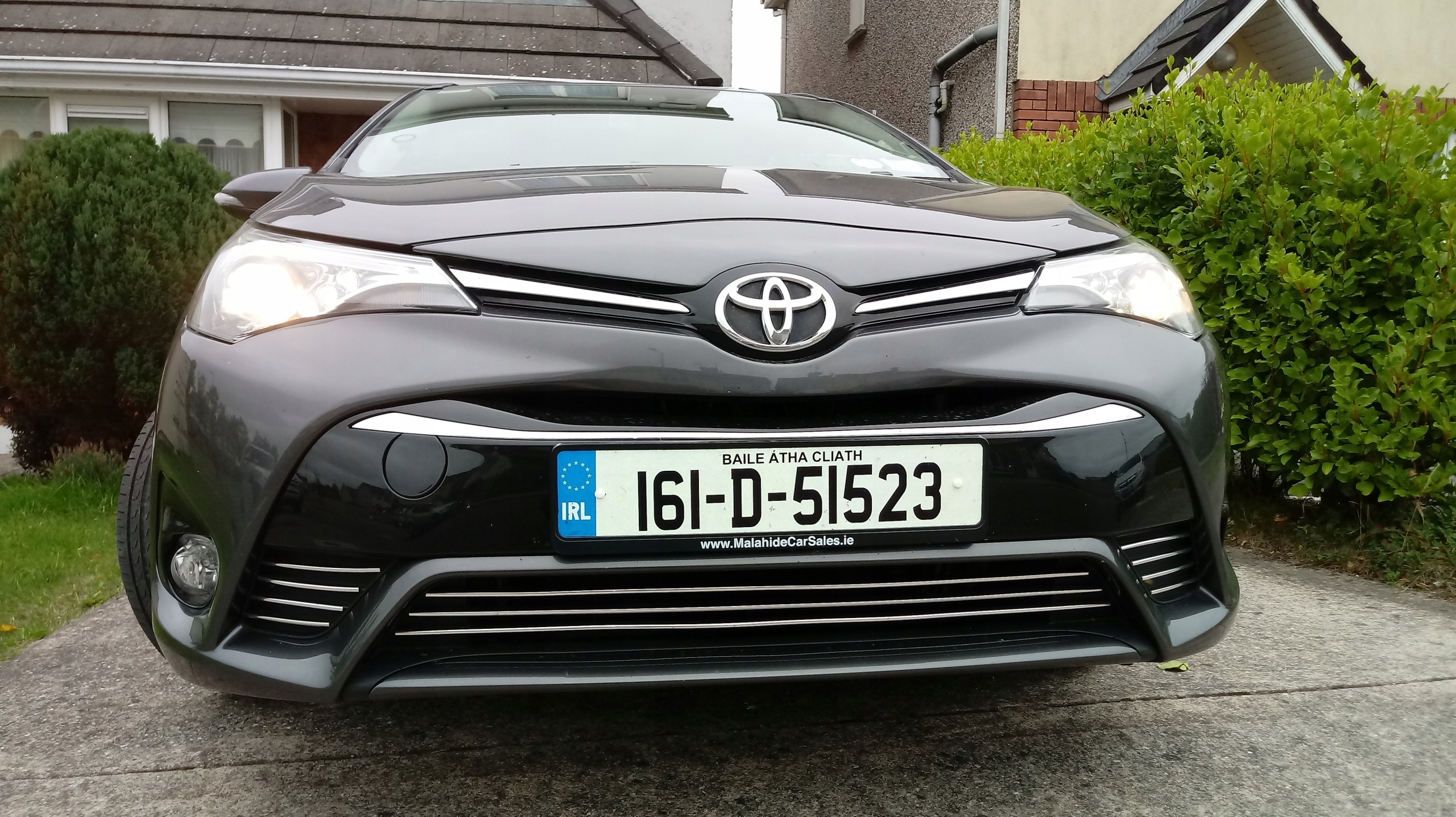 Kromirane letve za Toyota Avensis - podrobnosti