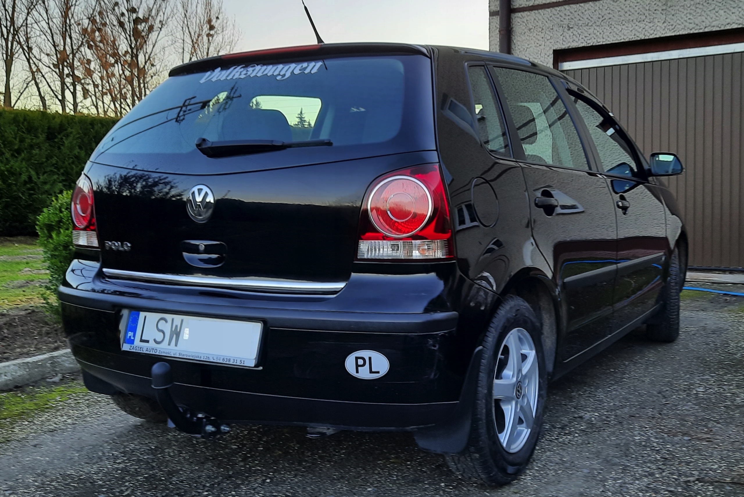 Kromirana traka prilagođena modelu automobila