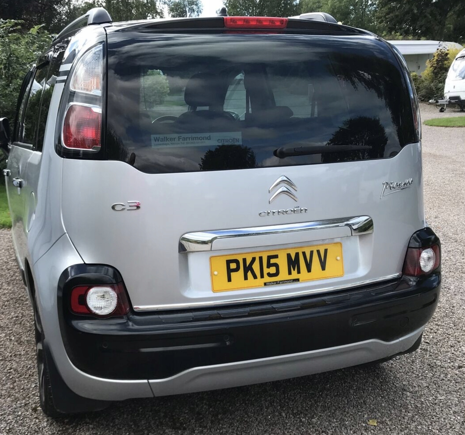 Kromirana obloga prtljažnih vrat