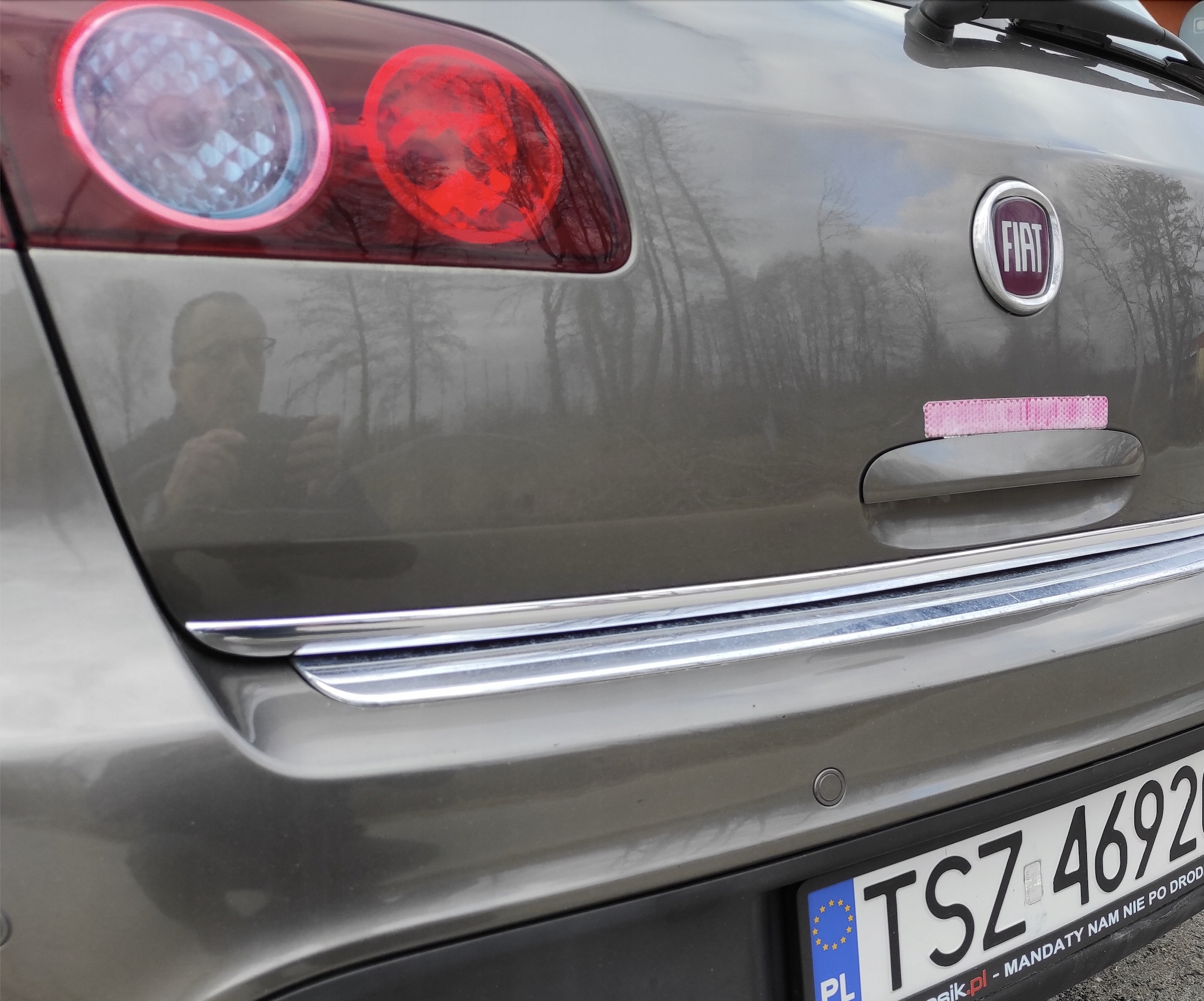 Ugradnja letvice poklopca prtljažnika