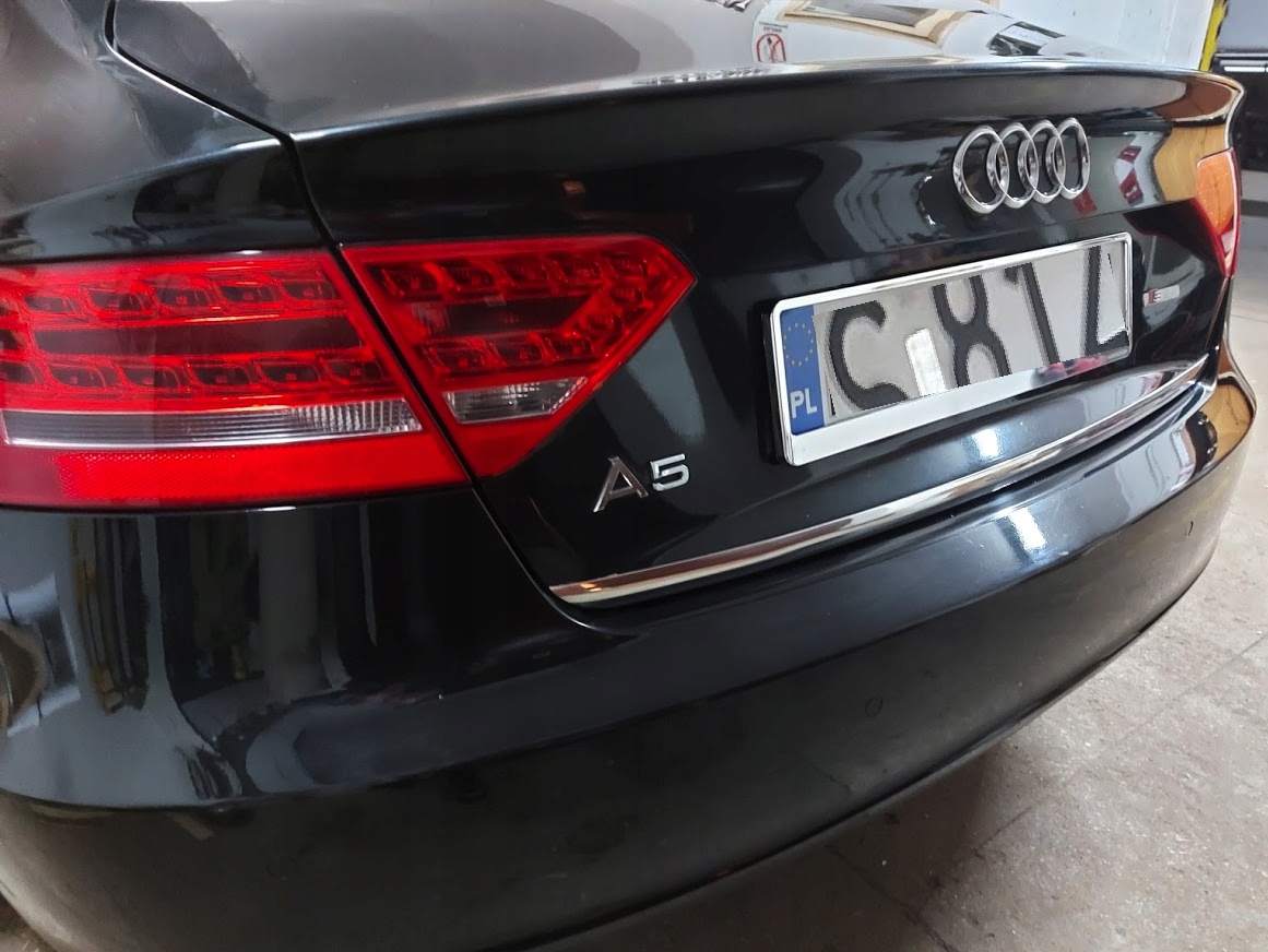 Kromirana letvica za automobil