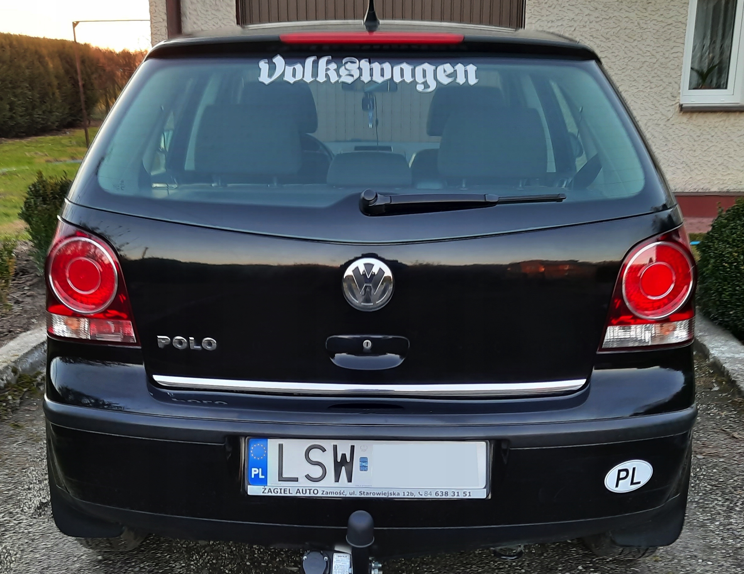 Detalj kromirane letvice za poklopac prtljažnika