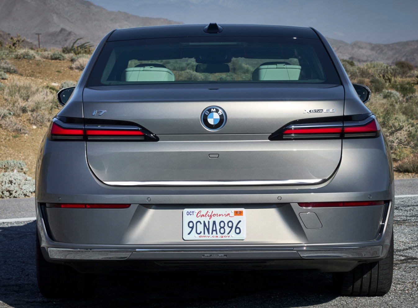 Kromirana traka BMW 7 G70 i7 - visoki sjaj i elegancija