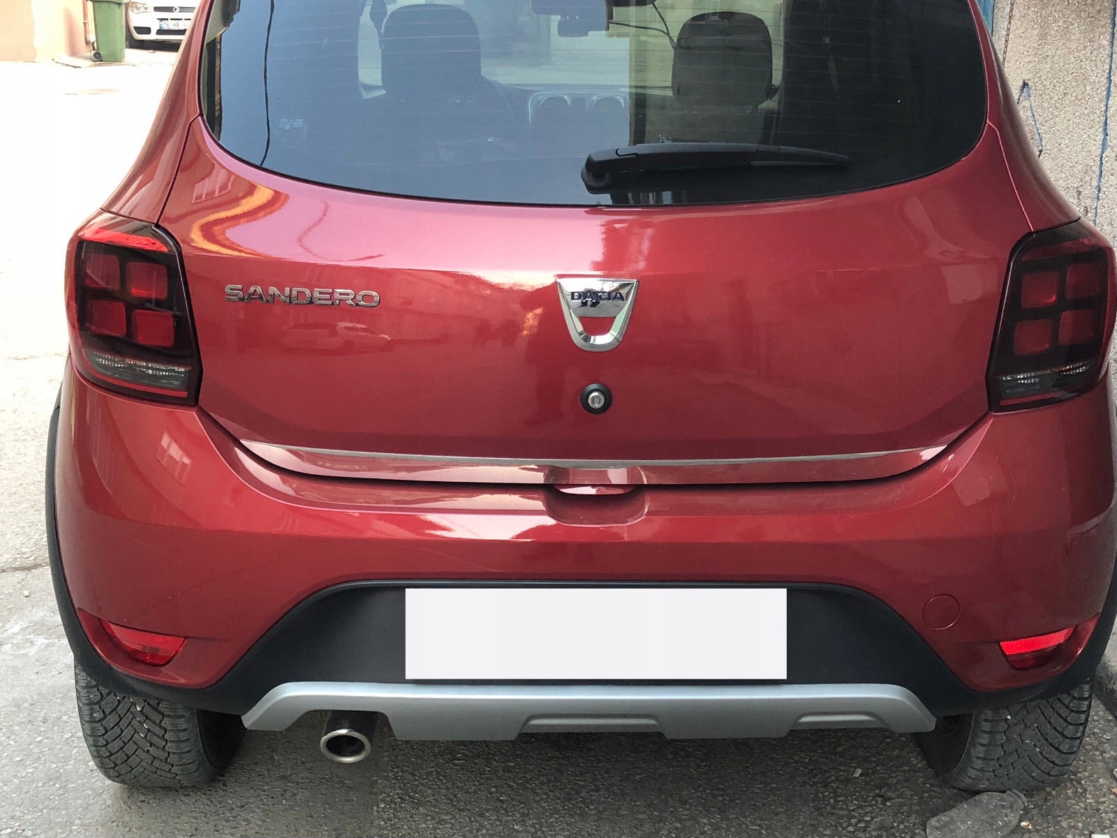 Kromirana obloga pokrova prtljažnika