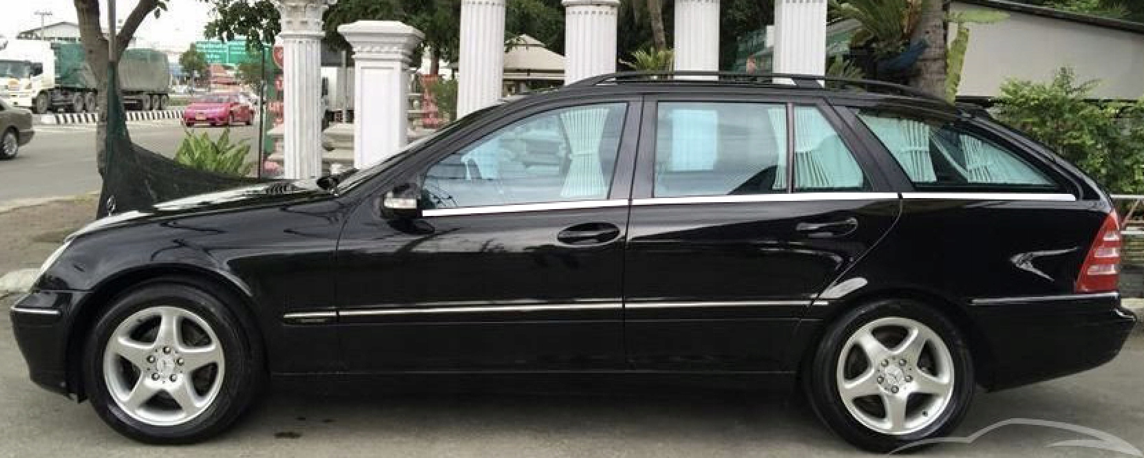 Komplet okrasnih letev za Mercedes S203