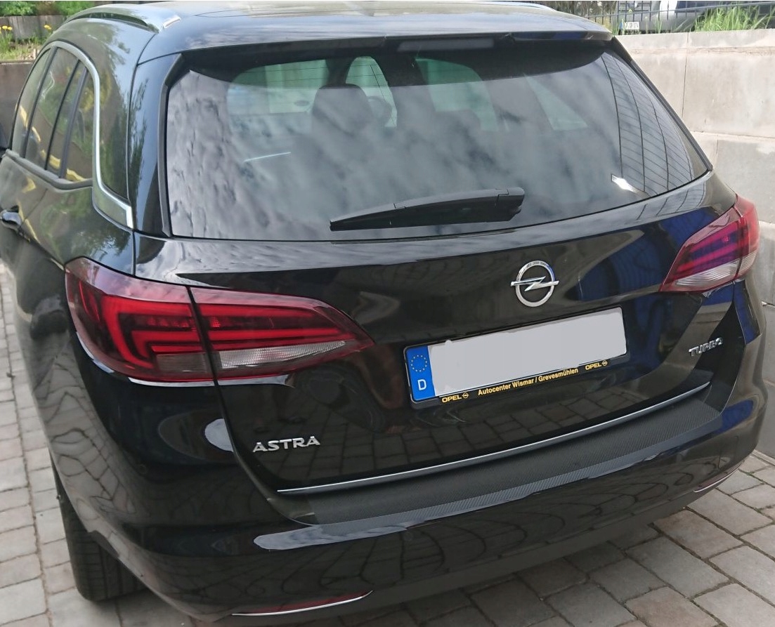 Kromirana obloga prtljažnih vrat Opel Astra K Kombi - slika 5