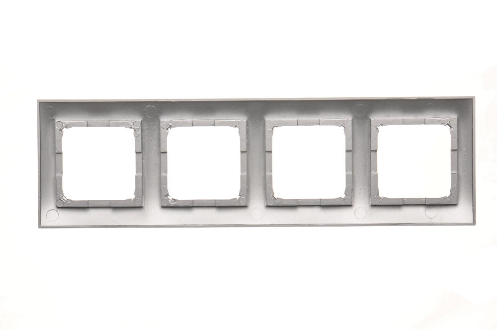 Simon54 Ramka 4-krotna DR4/43 srebrny