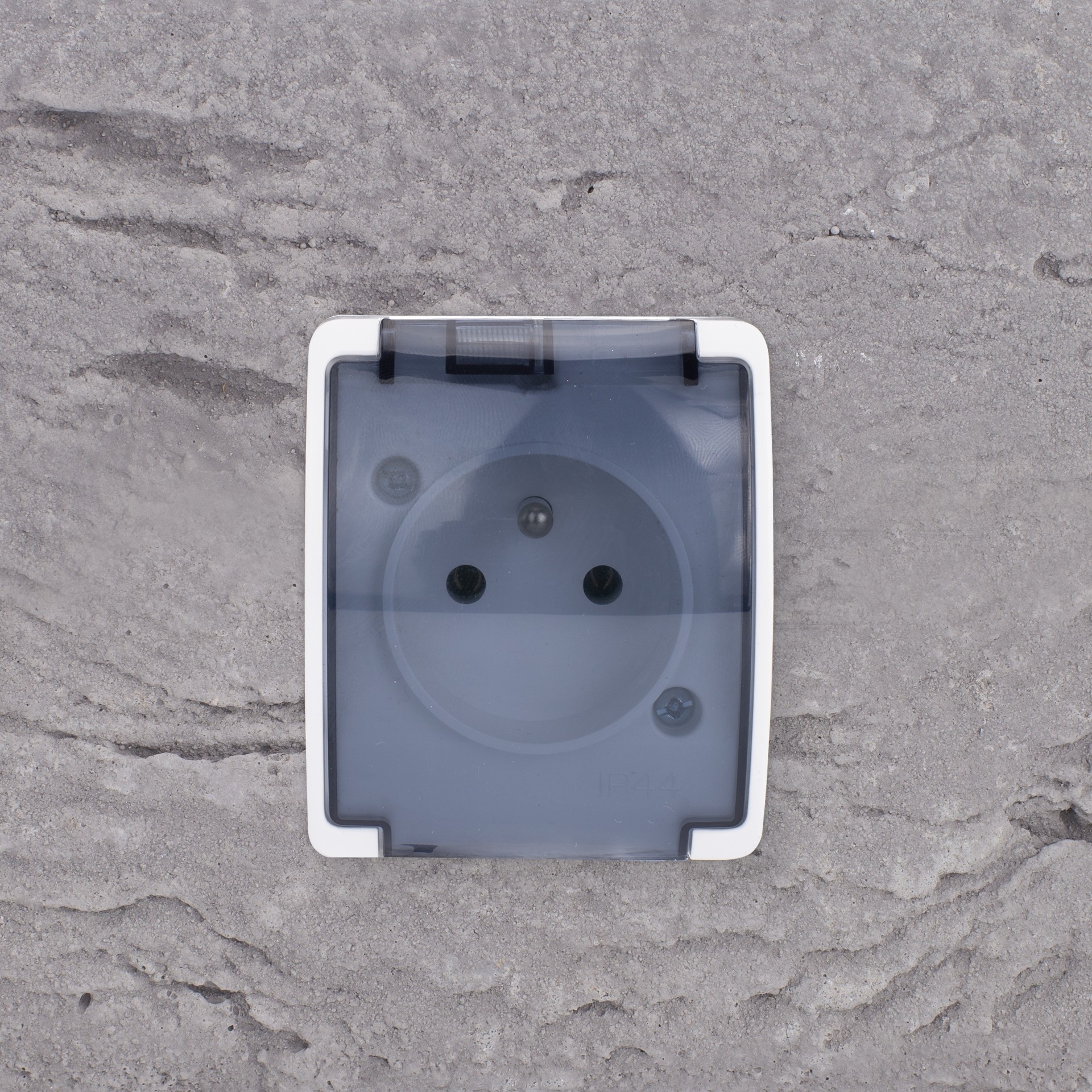 Koala gniazdo pojededyńcze P+Z natynkowe białe z klapką 161-51