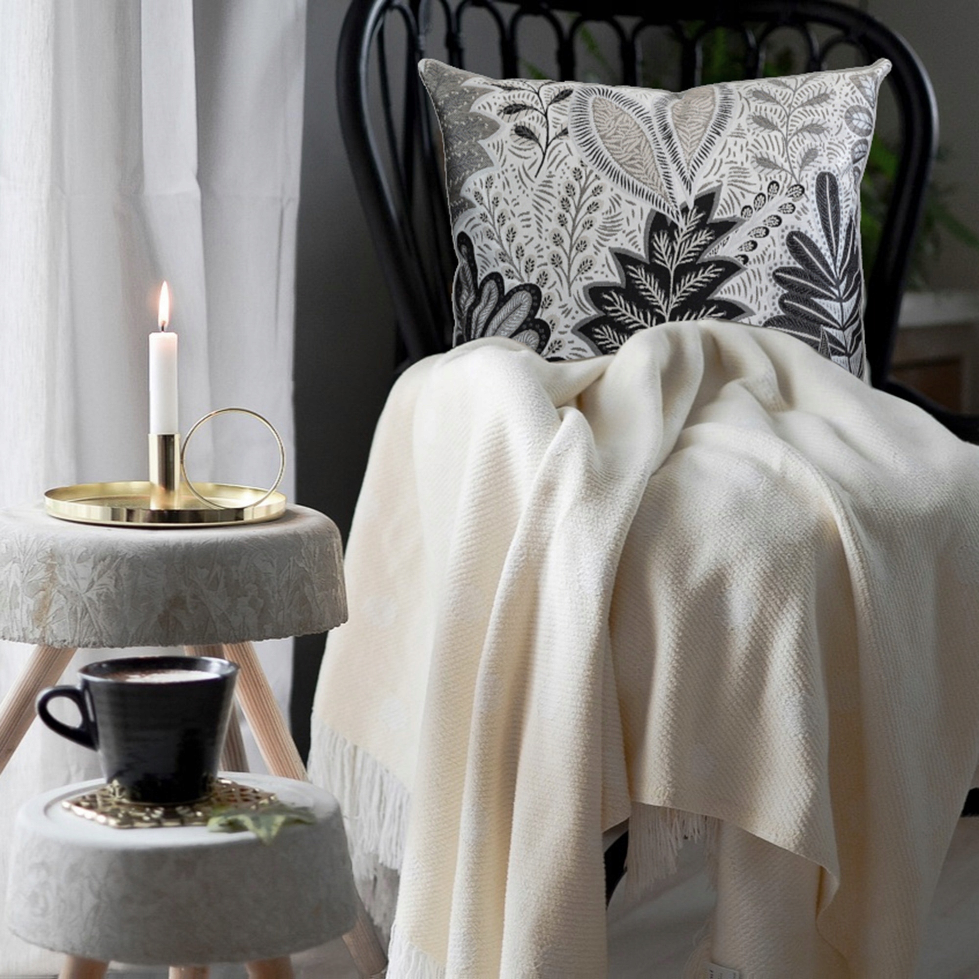 Poduszka 45x45cm Poszewka motyw roślinny Czarna Szara Beżowa Żakard Aksamit