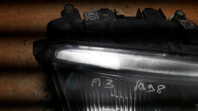 96303600 REFEKTOR PRAWA AUDI A3 8L