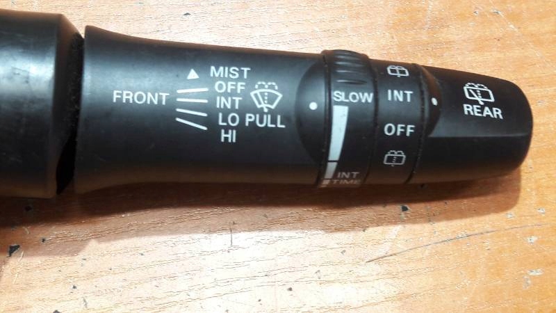 E532-016 PRZELACZNIK WYCIERACZEK MITSUBISHI LANCER