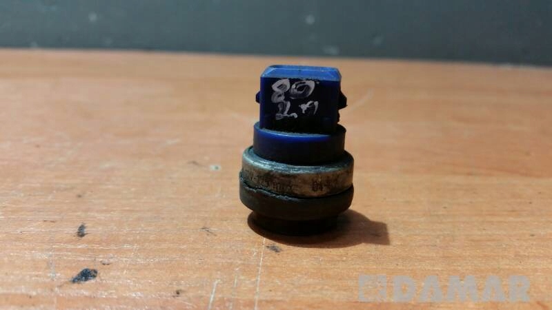 025906041A CZUJNIK TEMPERATURY AUDI 80 B4 92r 025906041A CZUJNIK TEMPERATURY AUDI 80 B4 92r