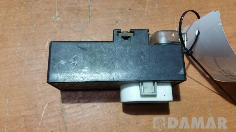 357919506D PRZEKAZNIK WENTYLATOROW VW AUDI