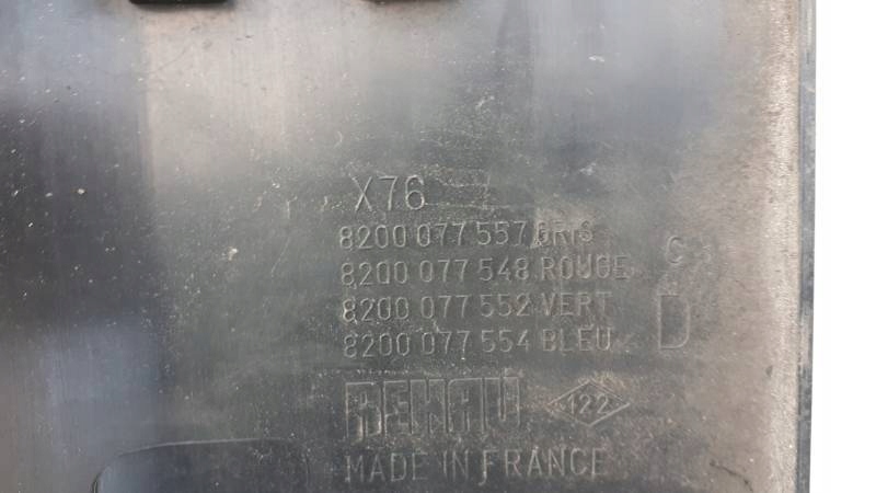 8200077557 LISTWA DRZWI PRZESOWNYCH KANGOO PRAWA