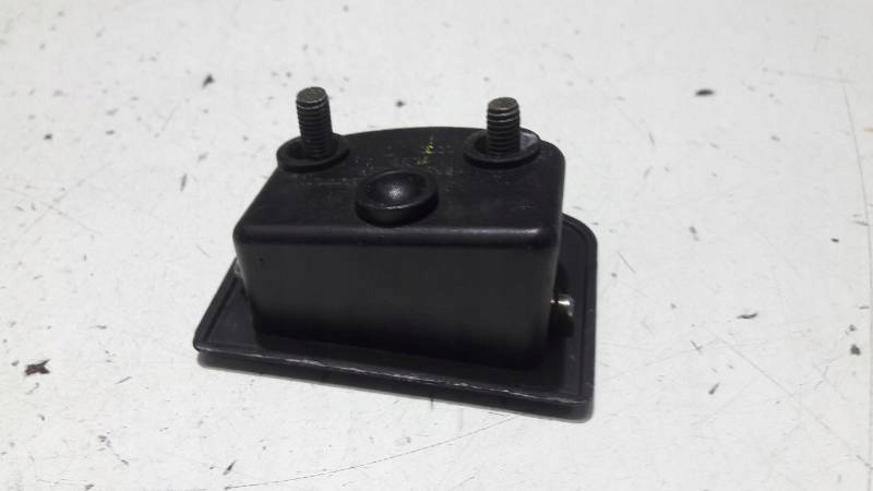 8A9887267 mocowanie siatki BAGAZNIKA AUDI 80 B4