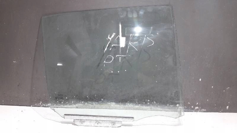 SZYBA DRZWI PRAWY TYL TOYOTA YARIS I