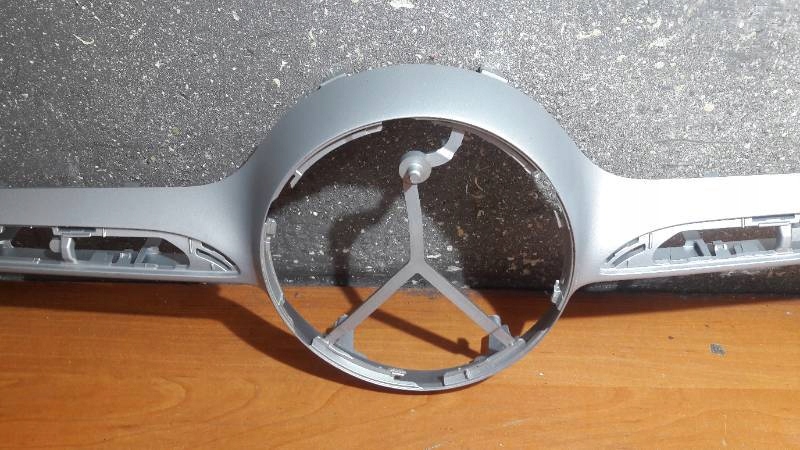 A25388802 GRILL ATRAPA MERCEDES GLC